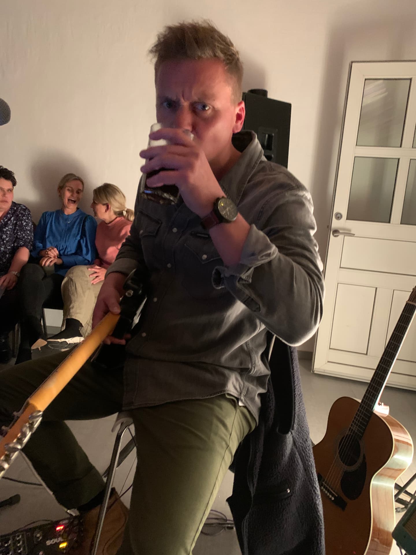 Pausen varede præcis så længe, en fadøl gør.